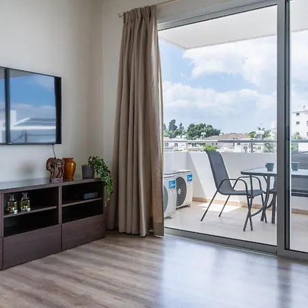 Stylish 2br Near & Center